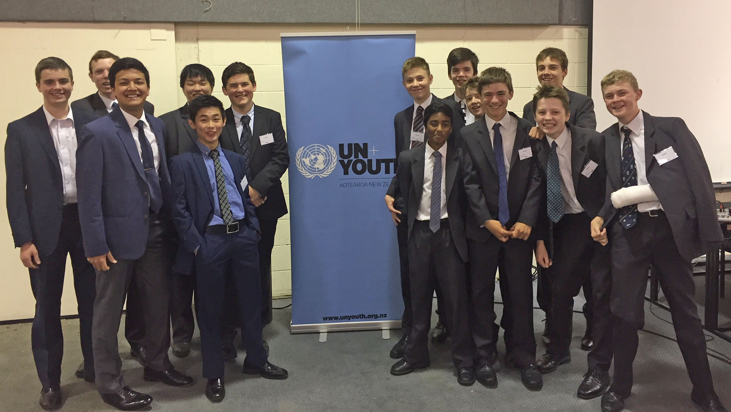 Model UN 2