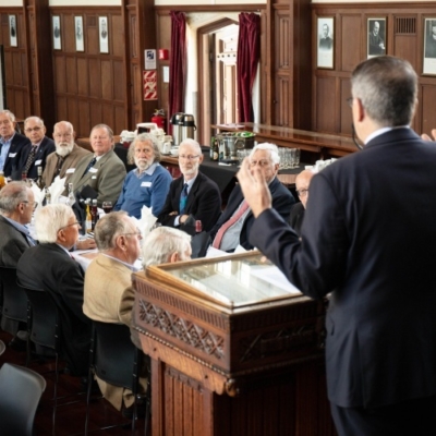 Gentlemens Lunch 6015 reduced