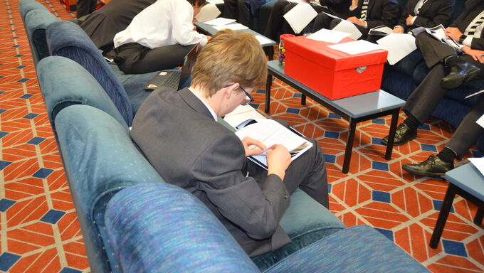 Speed reading competition Olin Spence